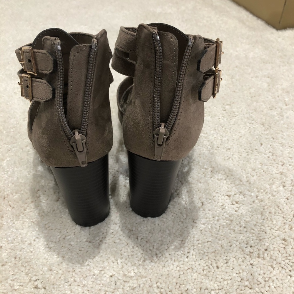 Shoes - Picture 2 of 4